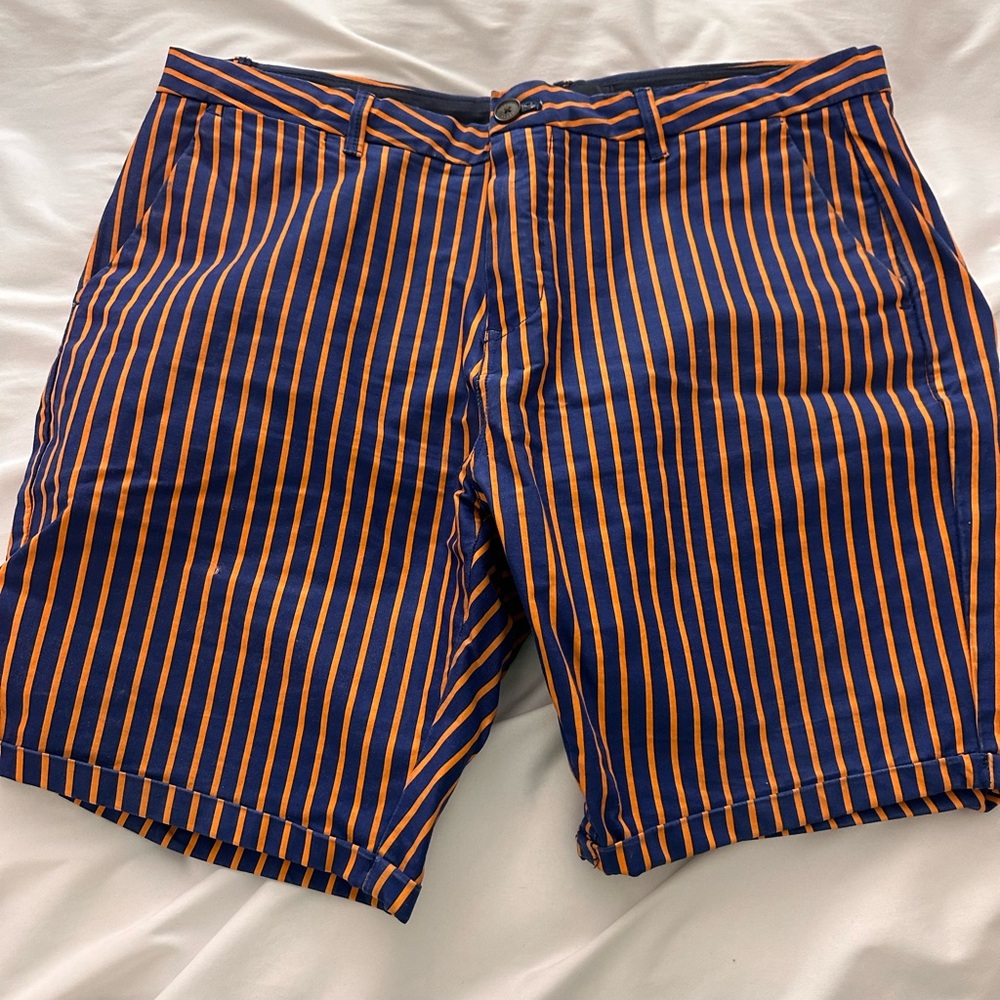 Scotch and soda. Size 34.